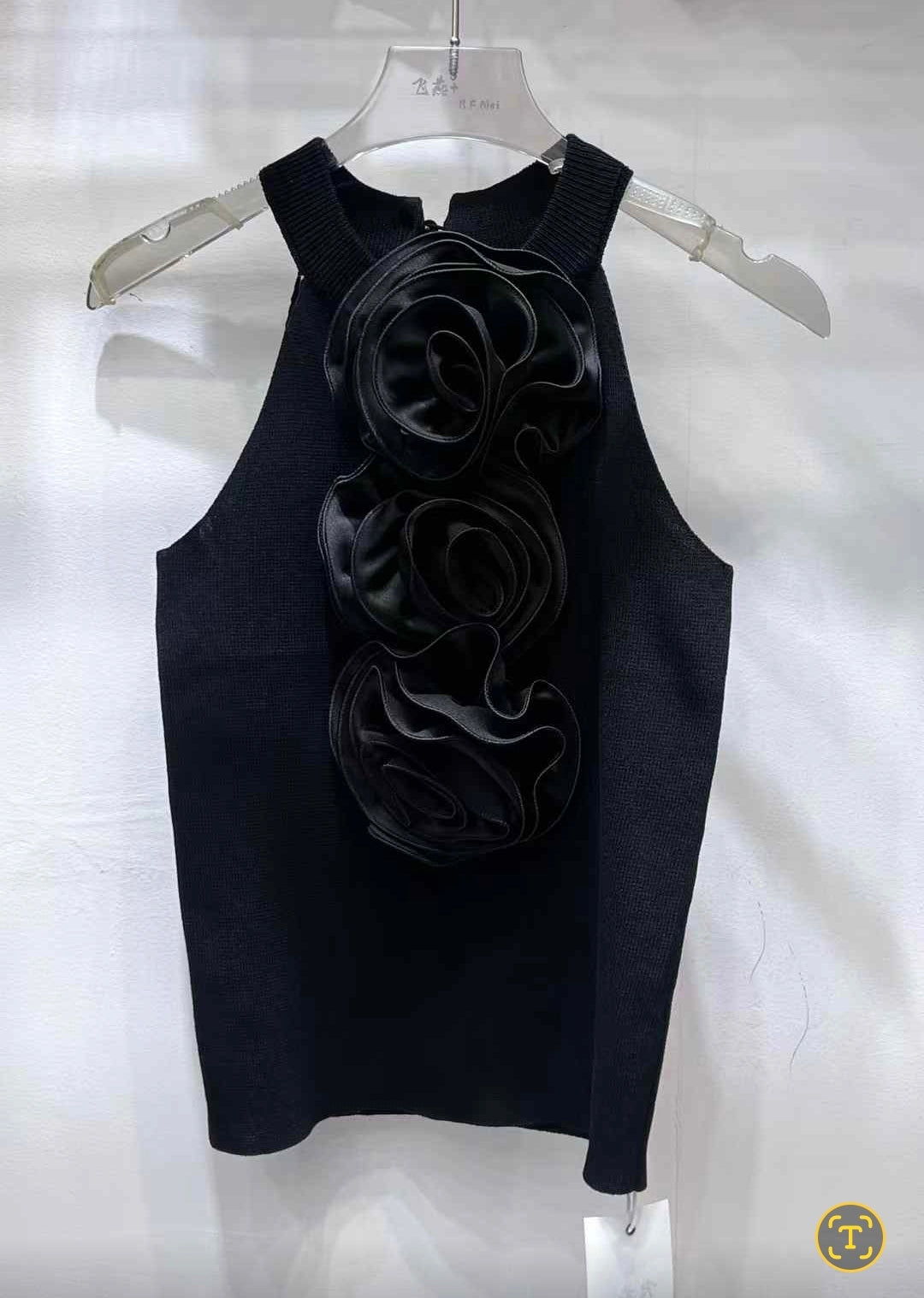Ameri triple rose Top (Black with black rose)